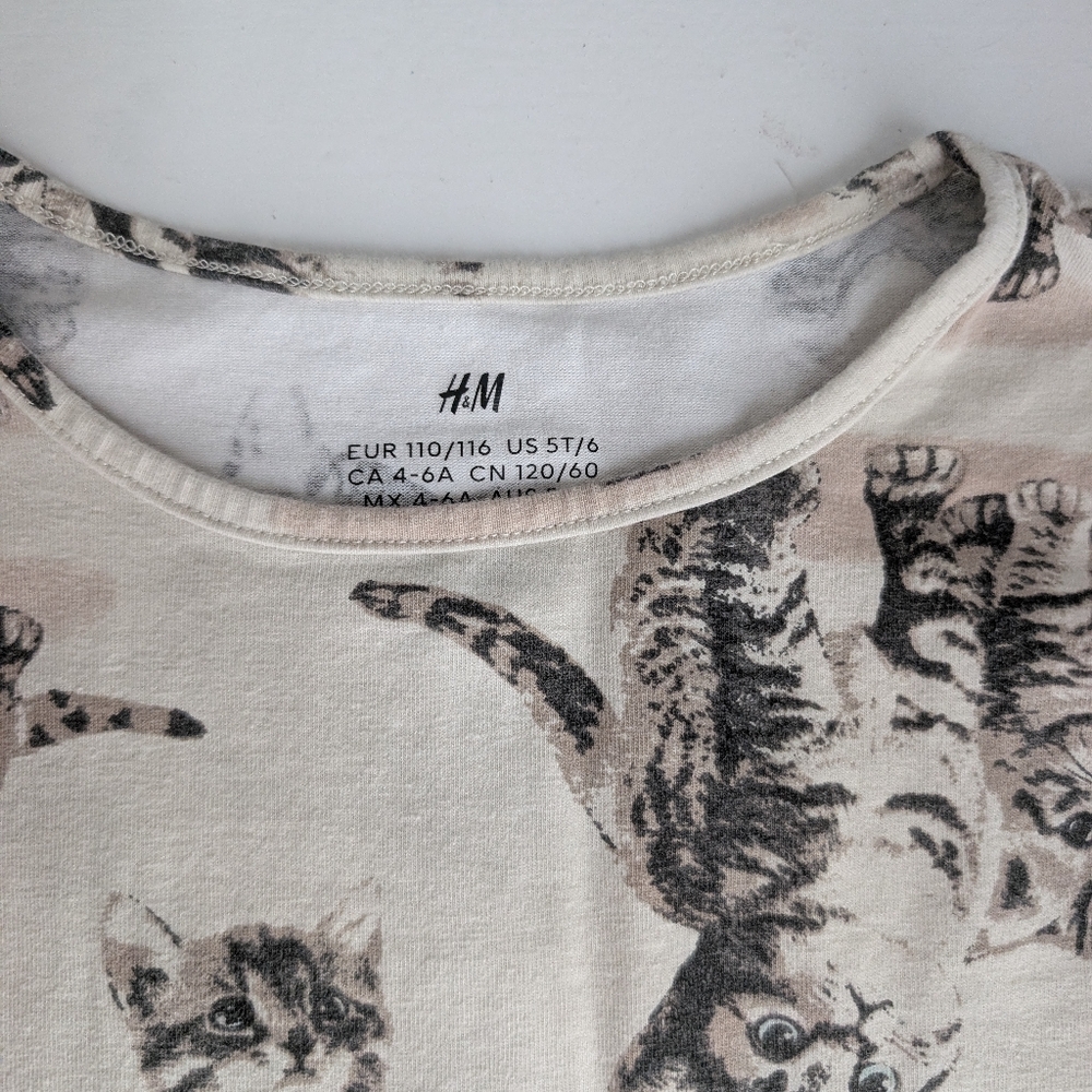 H&M Kitten Shirt - Picture 2 of 3